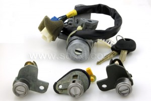 81905-25A10 GENUINE HYUNDAI VERNA KEY & CYLINDER-LOCK SET